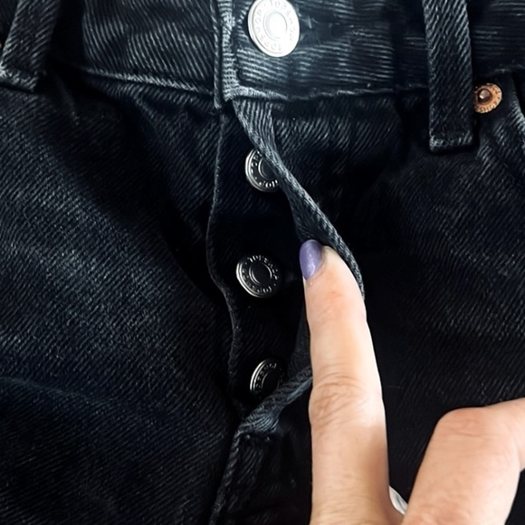 TOPSHOP MOTO Ashley High Rise Distressed Cut-off Botton Fly Shorts in Black 2 - Picture 7 of 7